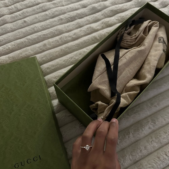 AUTHENTIC MATELASSÉ GUCCI SLIDE SANDAL - Picture 3 of 5